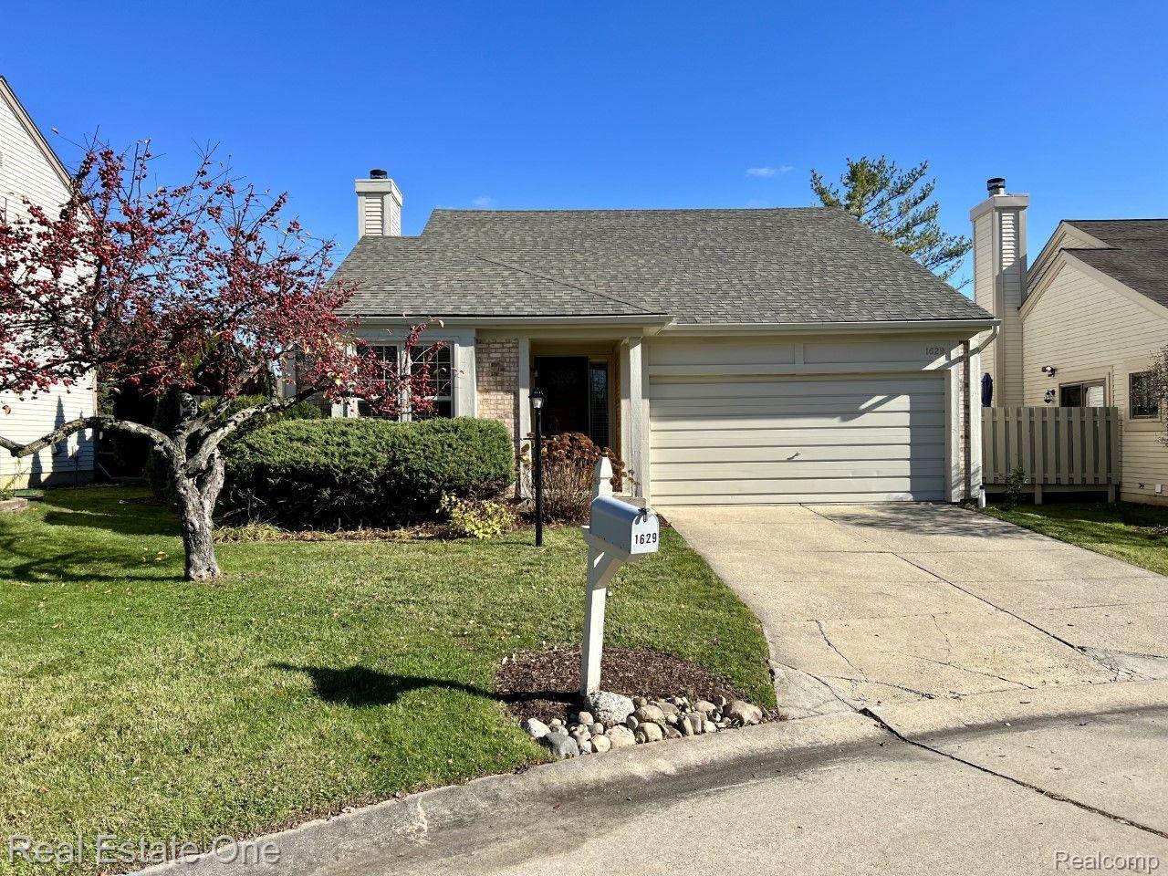 1629 Glenbrooke CRT