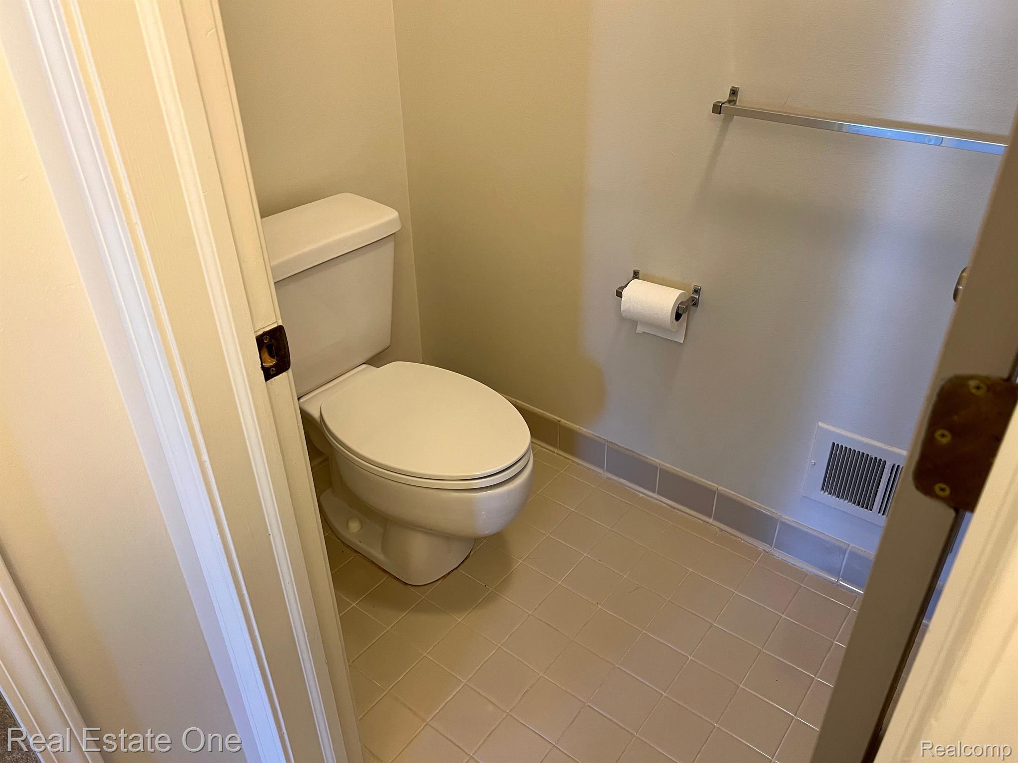 1629 Glenbrooke CRT