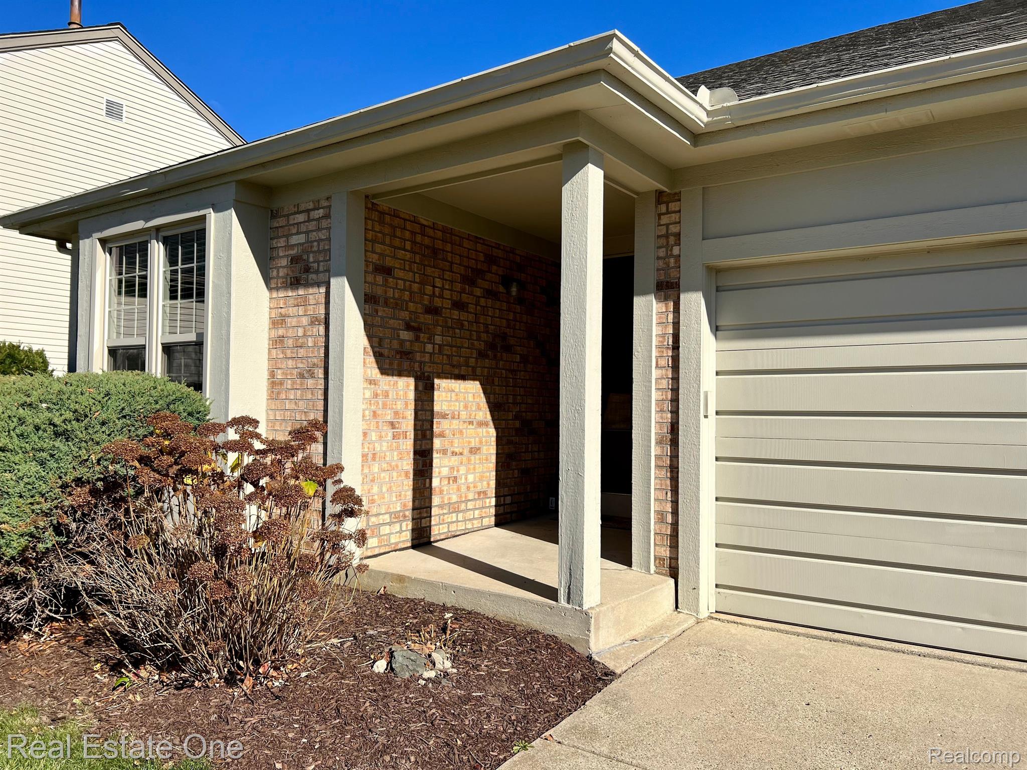 1629 Glenbrooke CRT