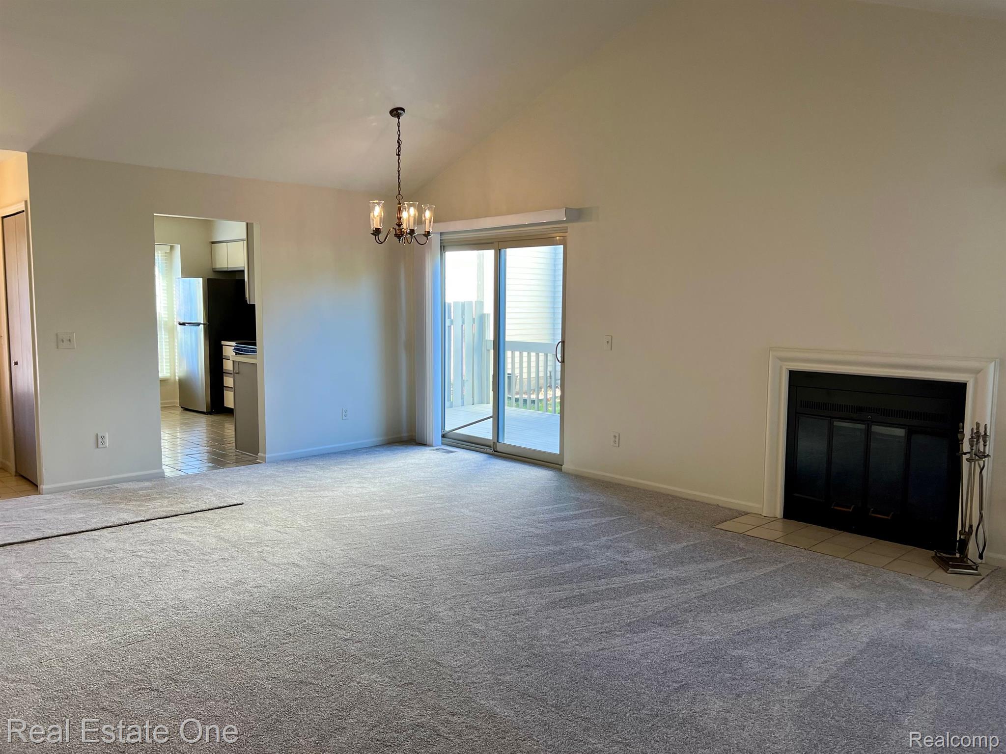1629 Glenbrooke CRT
