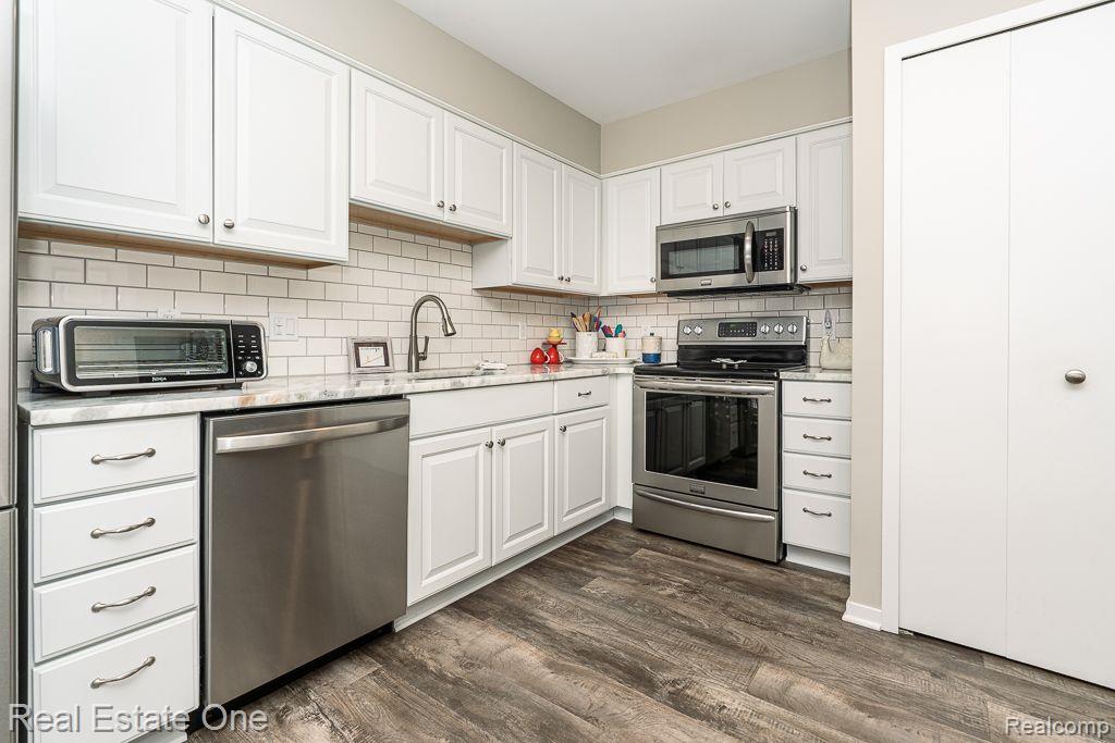 641 ASHLEY CIR