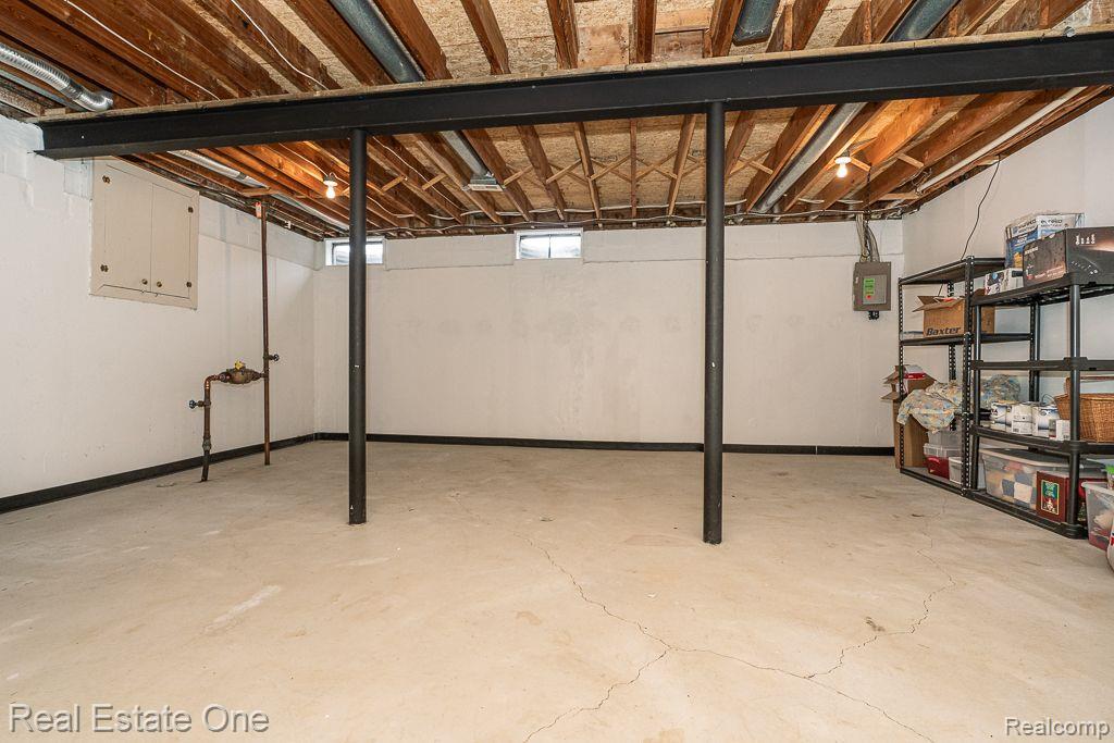 641 ASHLEY CIR