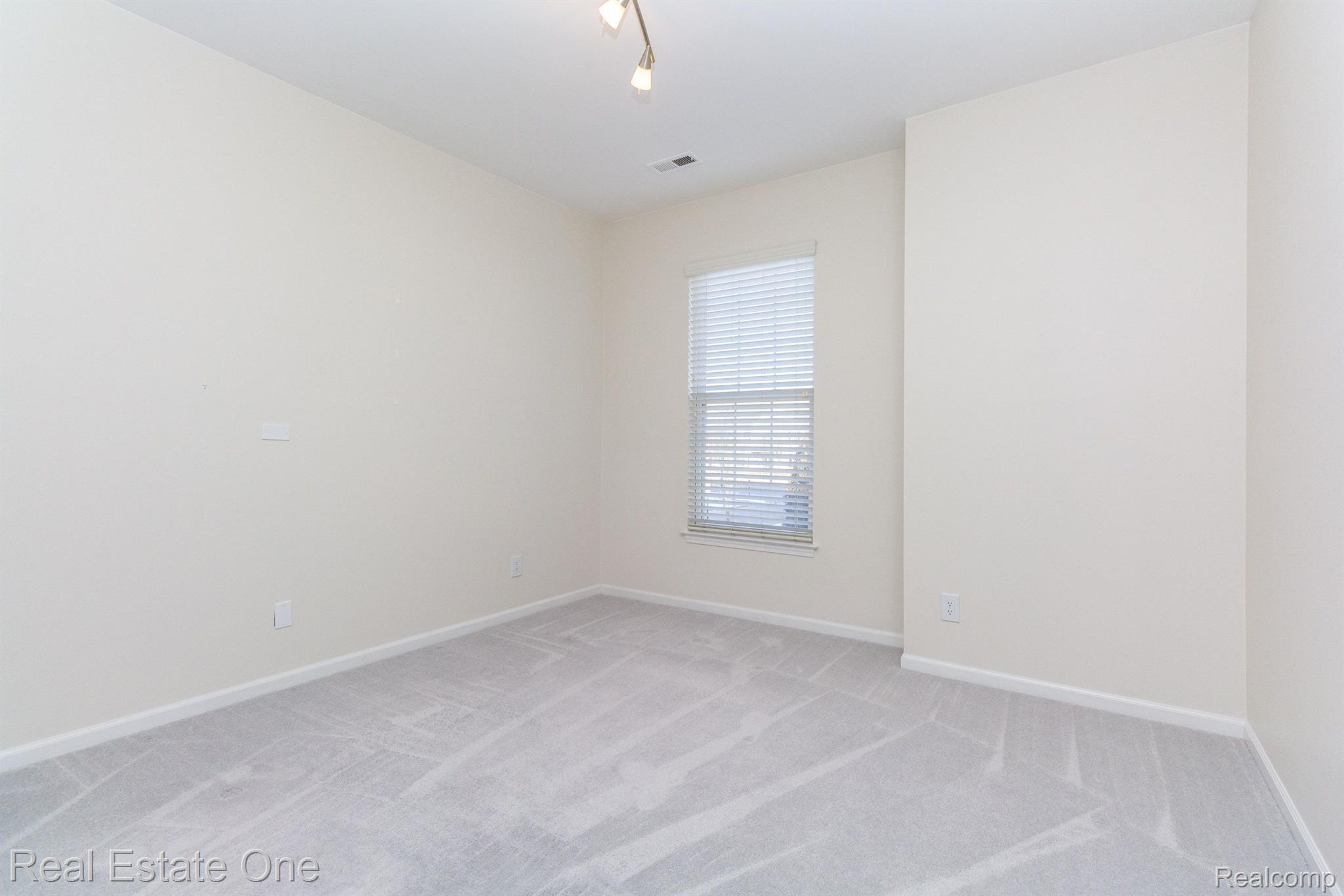 1144 ALAMEDA BLVD