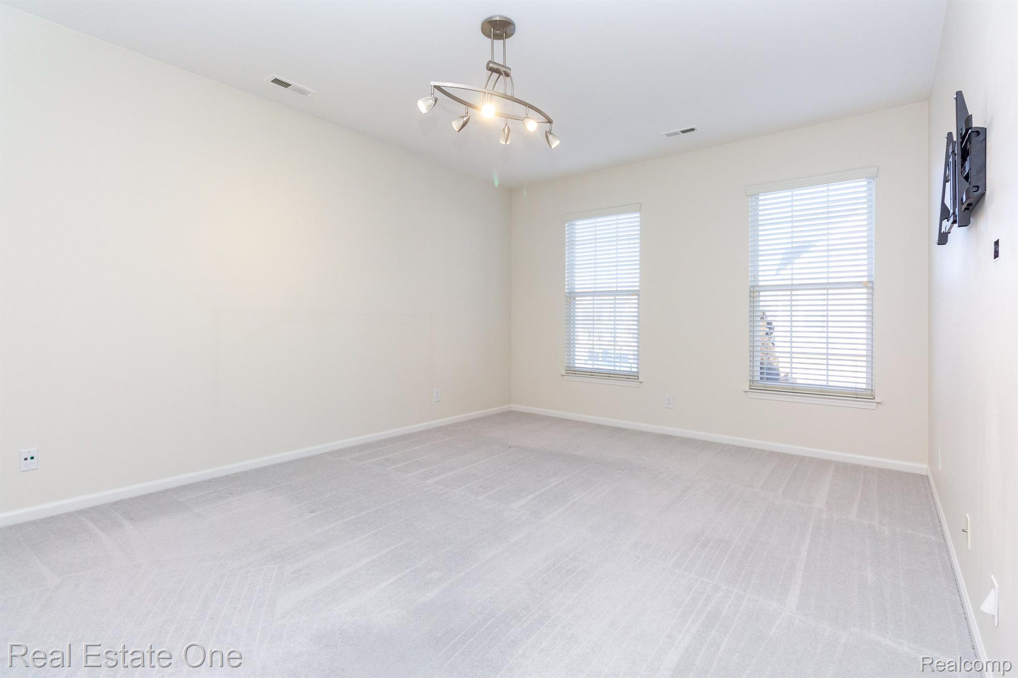 1144 ALAMEDA BLVD