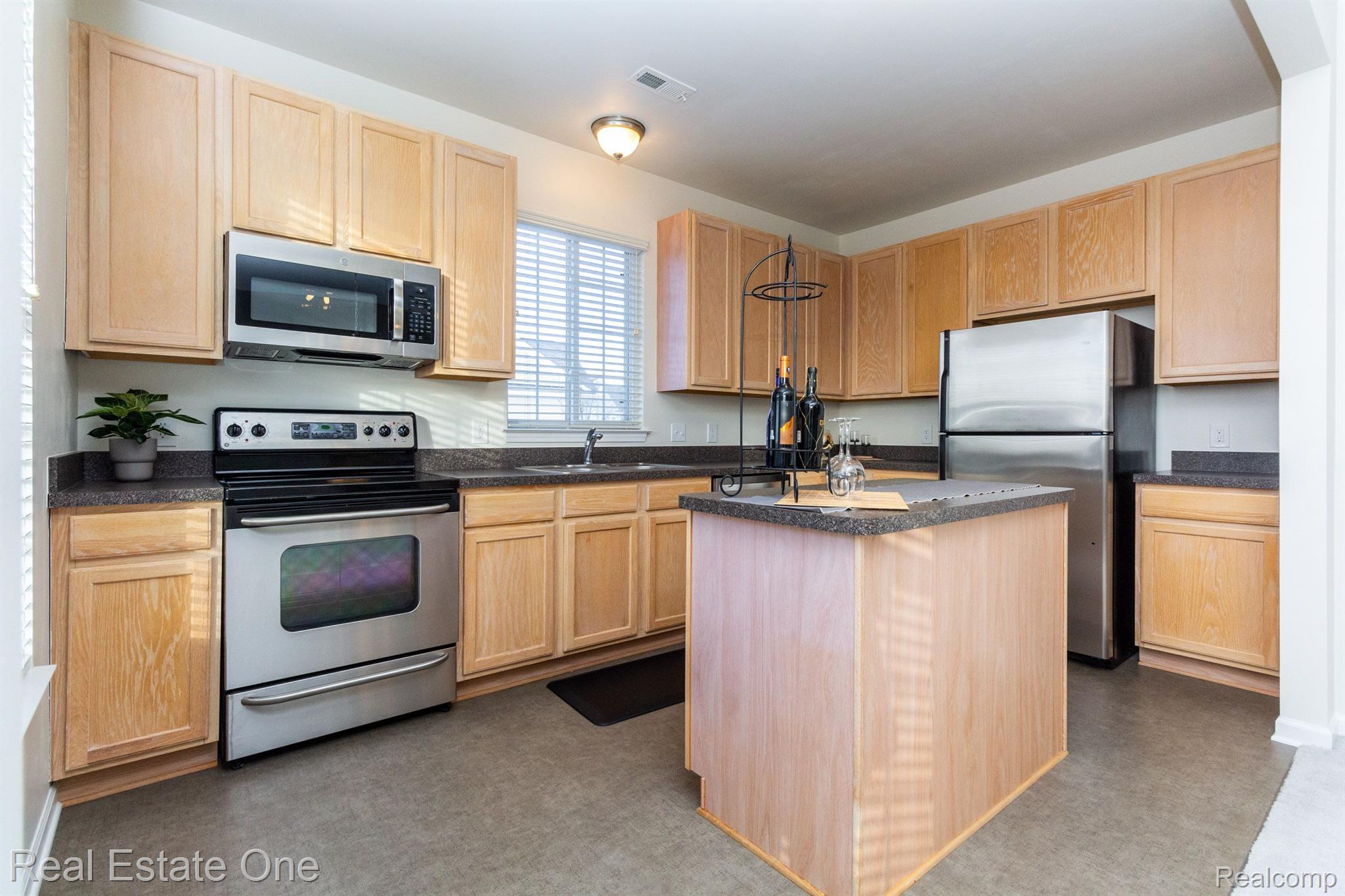 1144 ALAMEDA BLVD