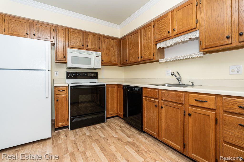480 BALDWIN AVE 28