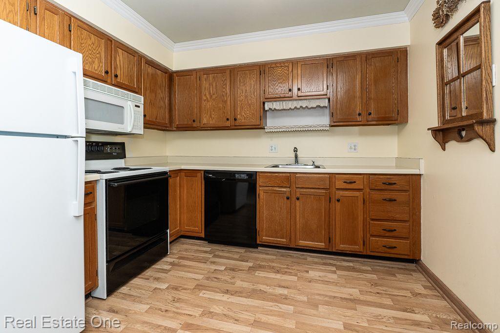 480 BALDWIN AVE 28