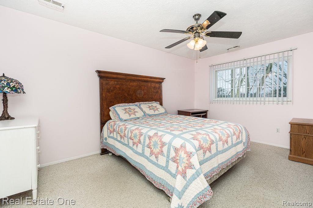 480 BALDWIN AVE 28