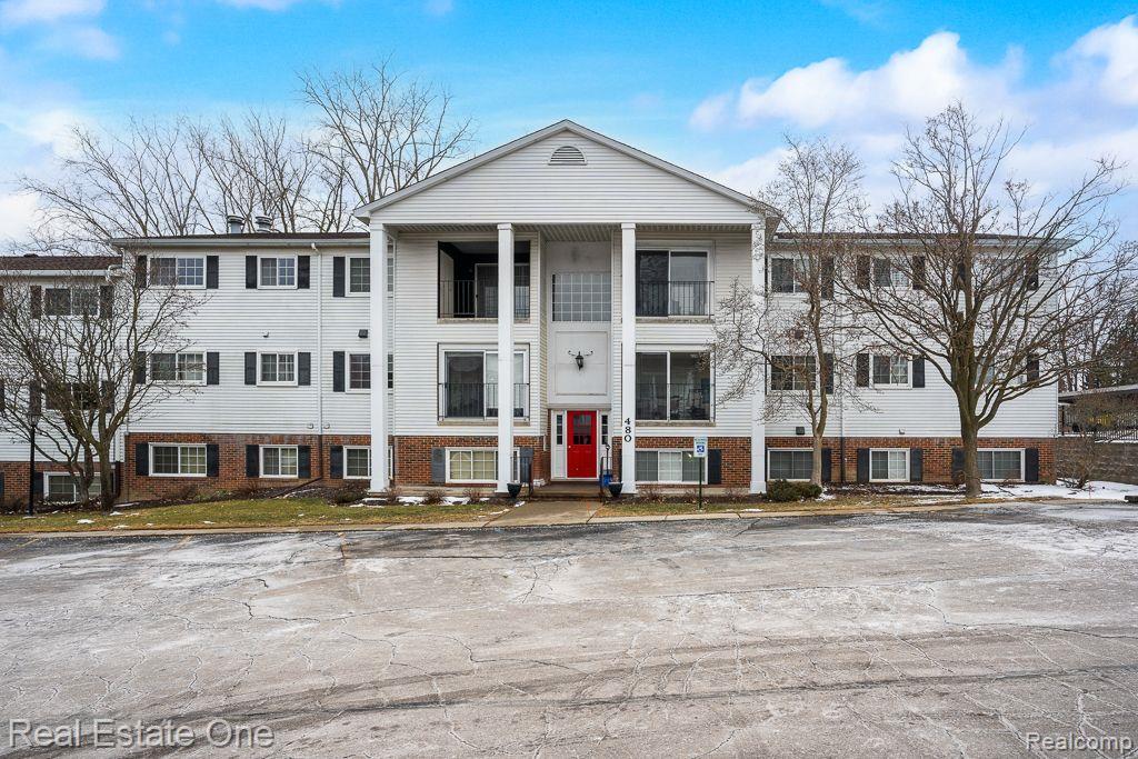 480 BALDWIN AVE 28