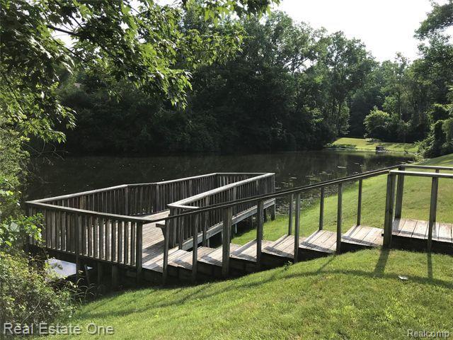 1406 Crescent LN 64