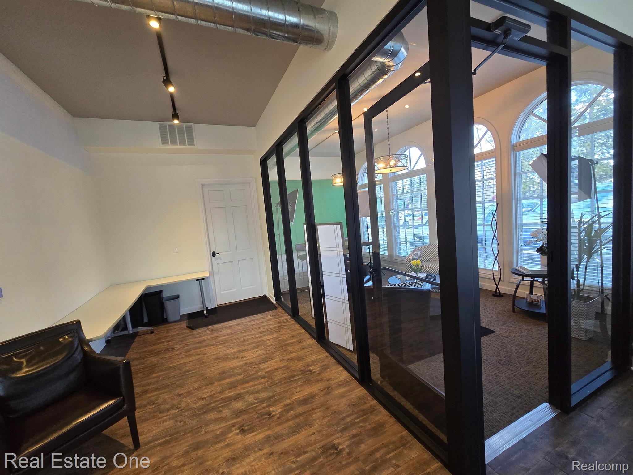 1002 N MAIN ST Suite 1