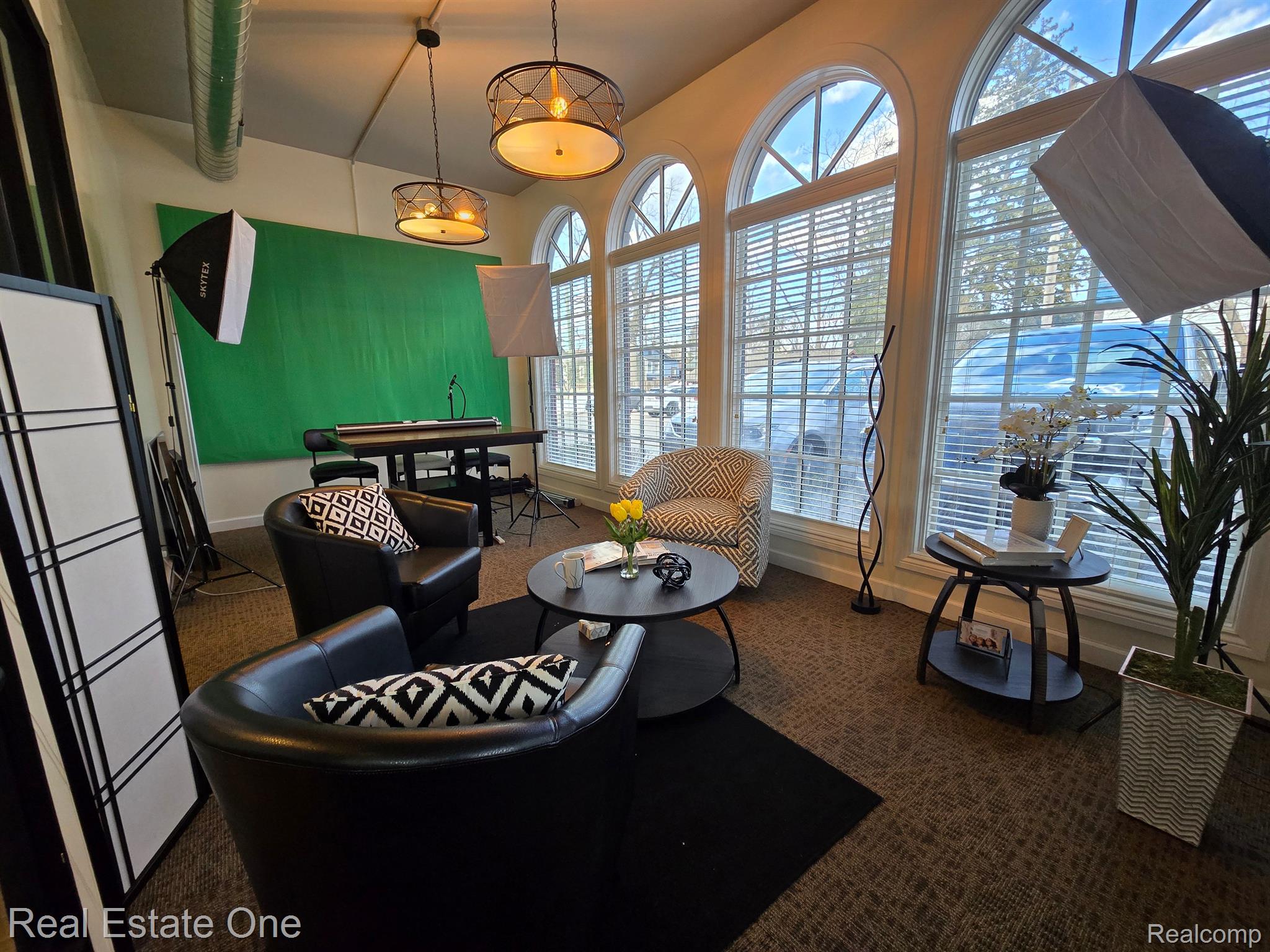 1002 N MAIN ST Suite 1