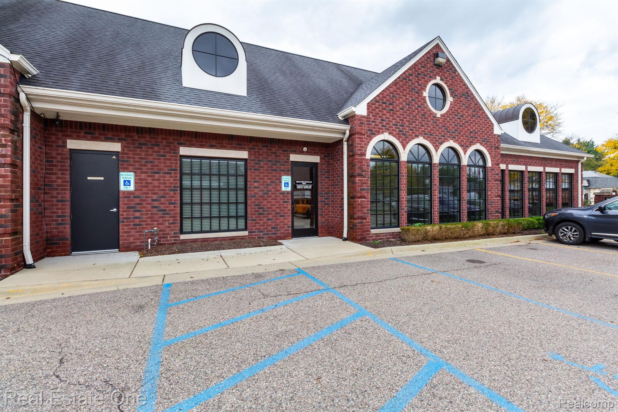 1002 N MAIN ST Suite 1