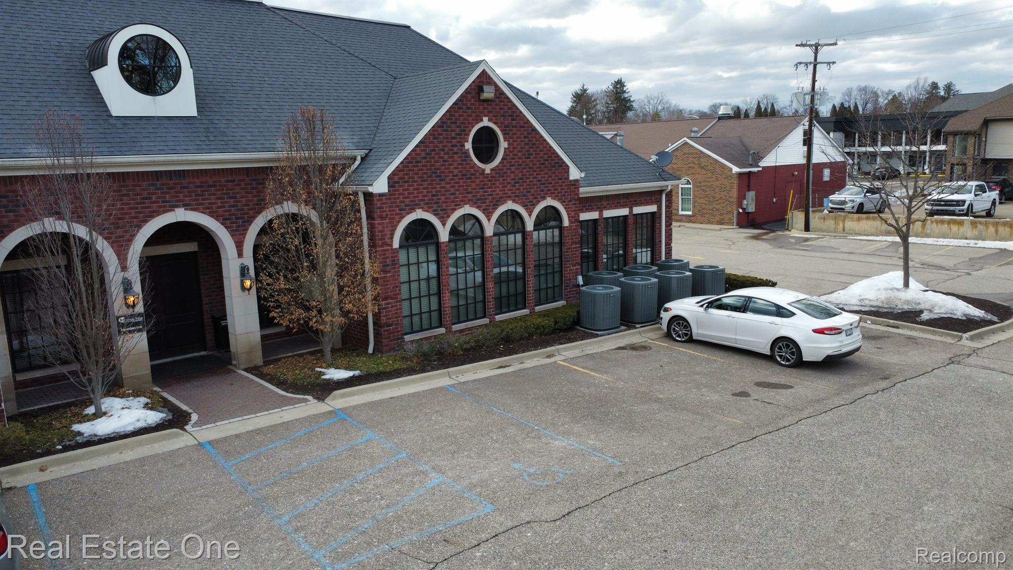 1002 N MAIN ST Suite 1