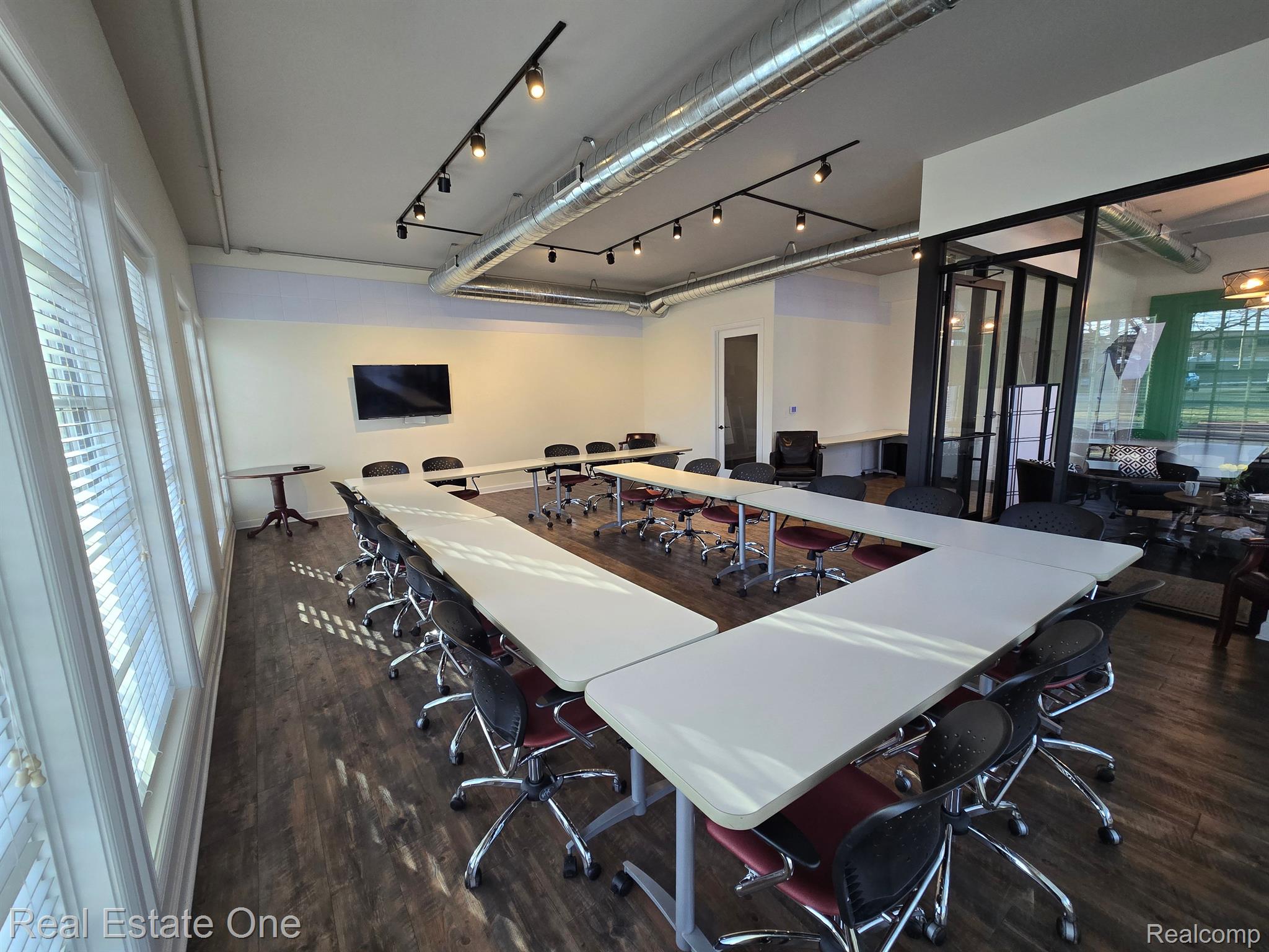 1002 N MAIN ST Suite 1