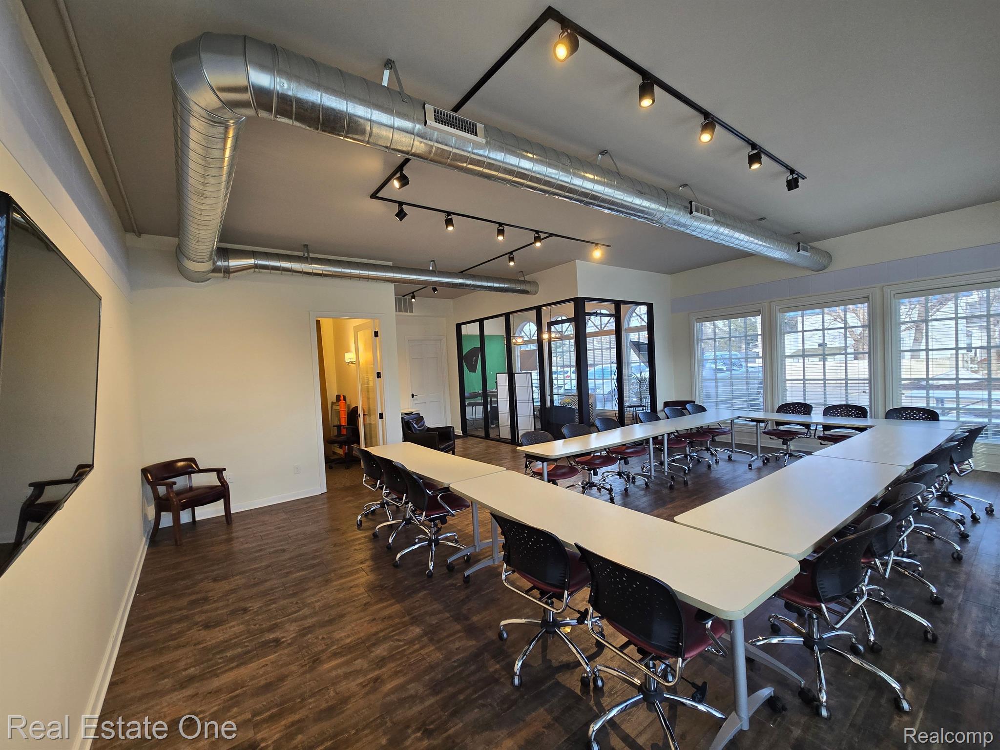 1002 N MAIN ST Suite 1