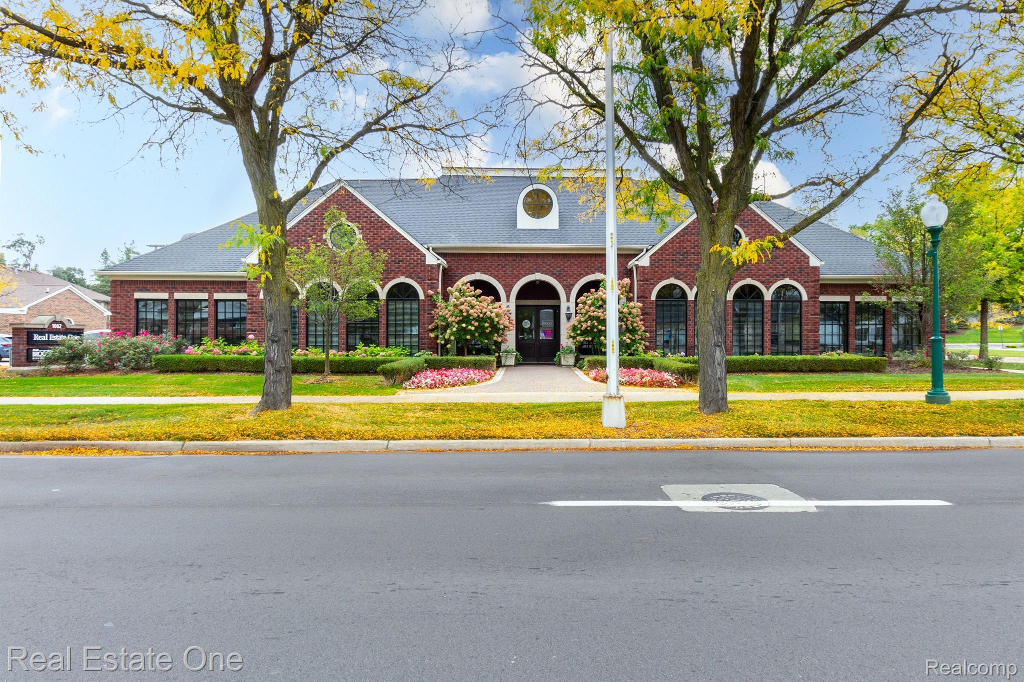 1002 N MAIN ST Suite 1
