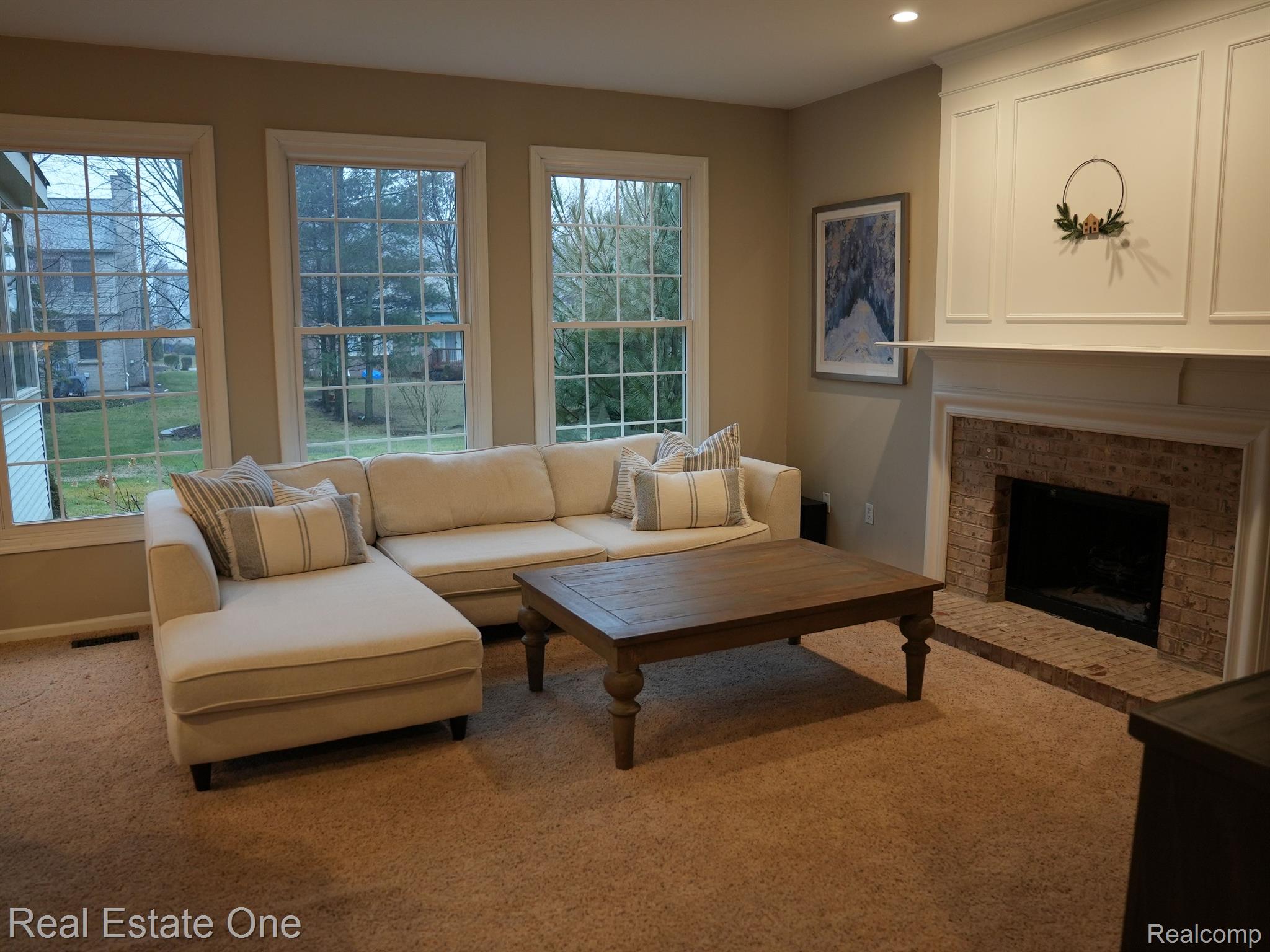 2677 Aubrey DR