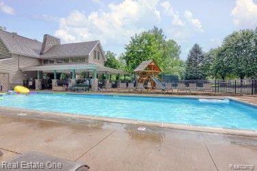 2677 Aubrey DR
