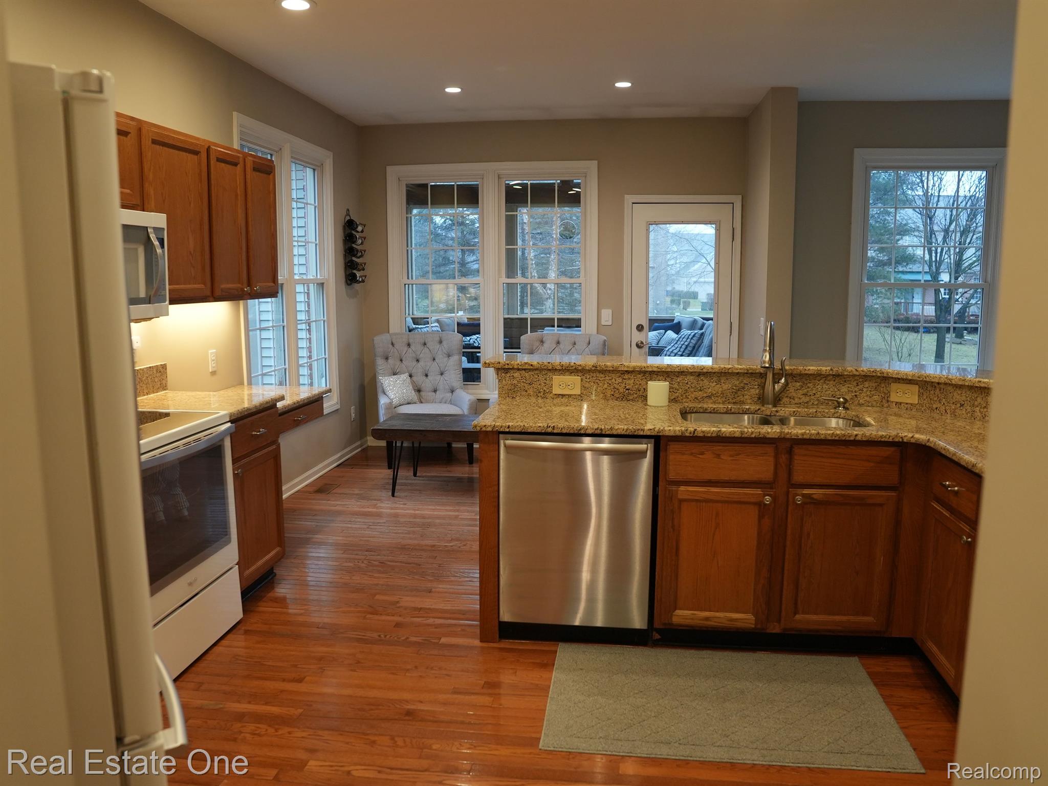 2677 Aubrey DR