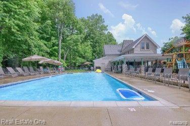 2677 Aubrey DR