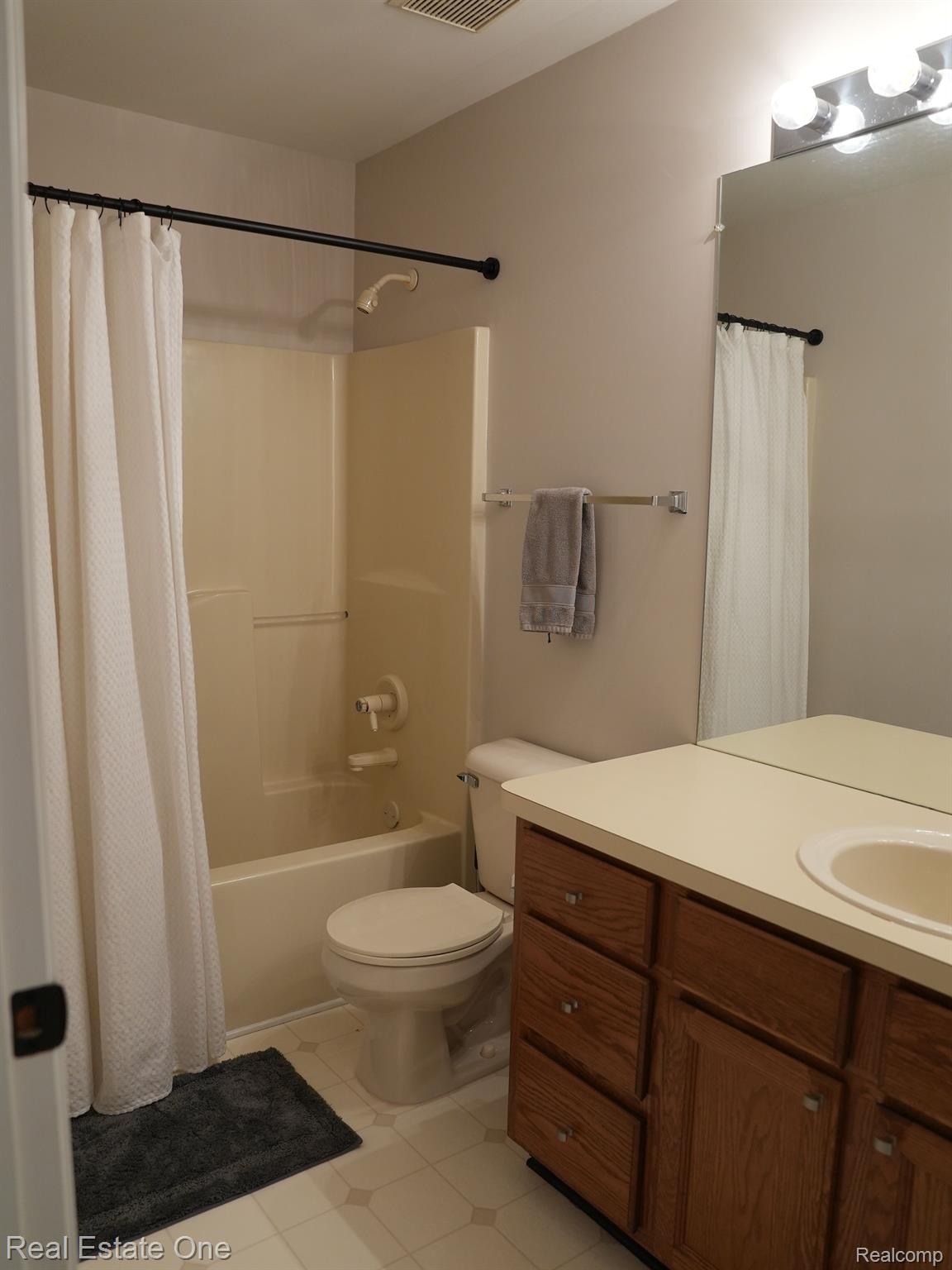 2677 Aubrey DR