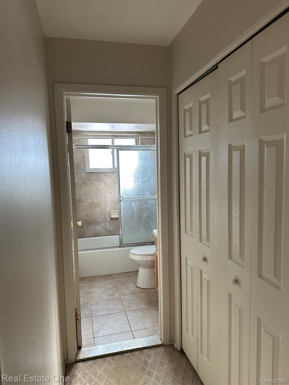 1870 AXTELL DR 4