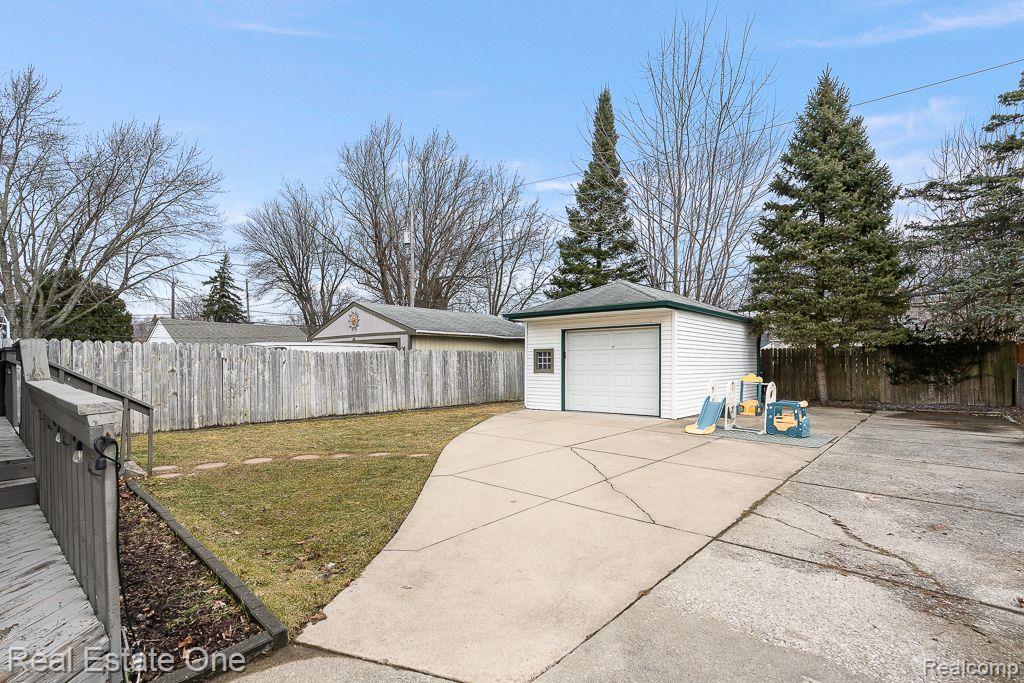 3202 N Blair AVE