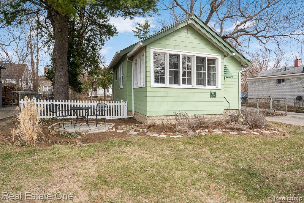 525 ARDMORE DR
