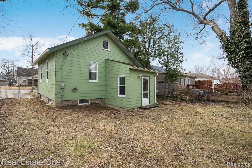 525 ARDMORE DR