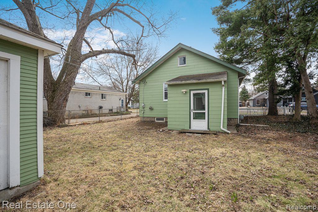 525 ARDMORE DR