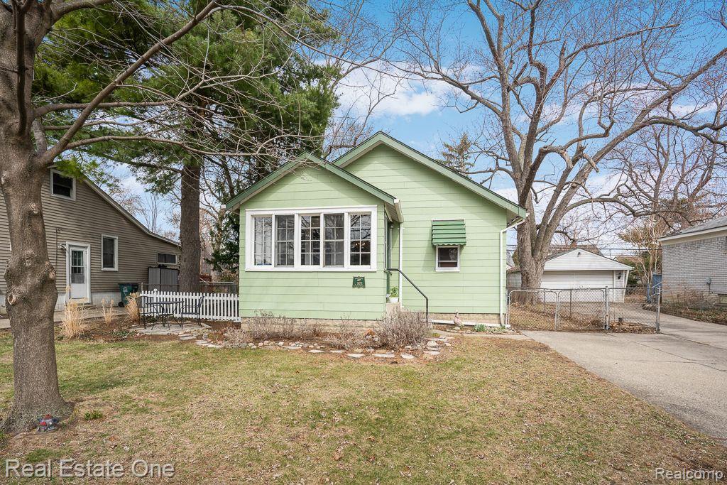 525 ARDMORE DR