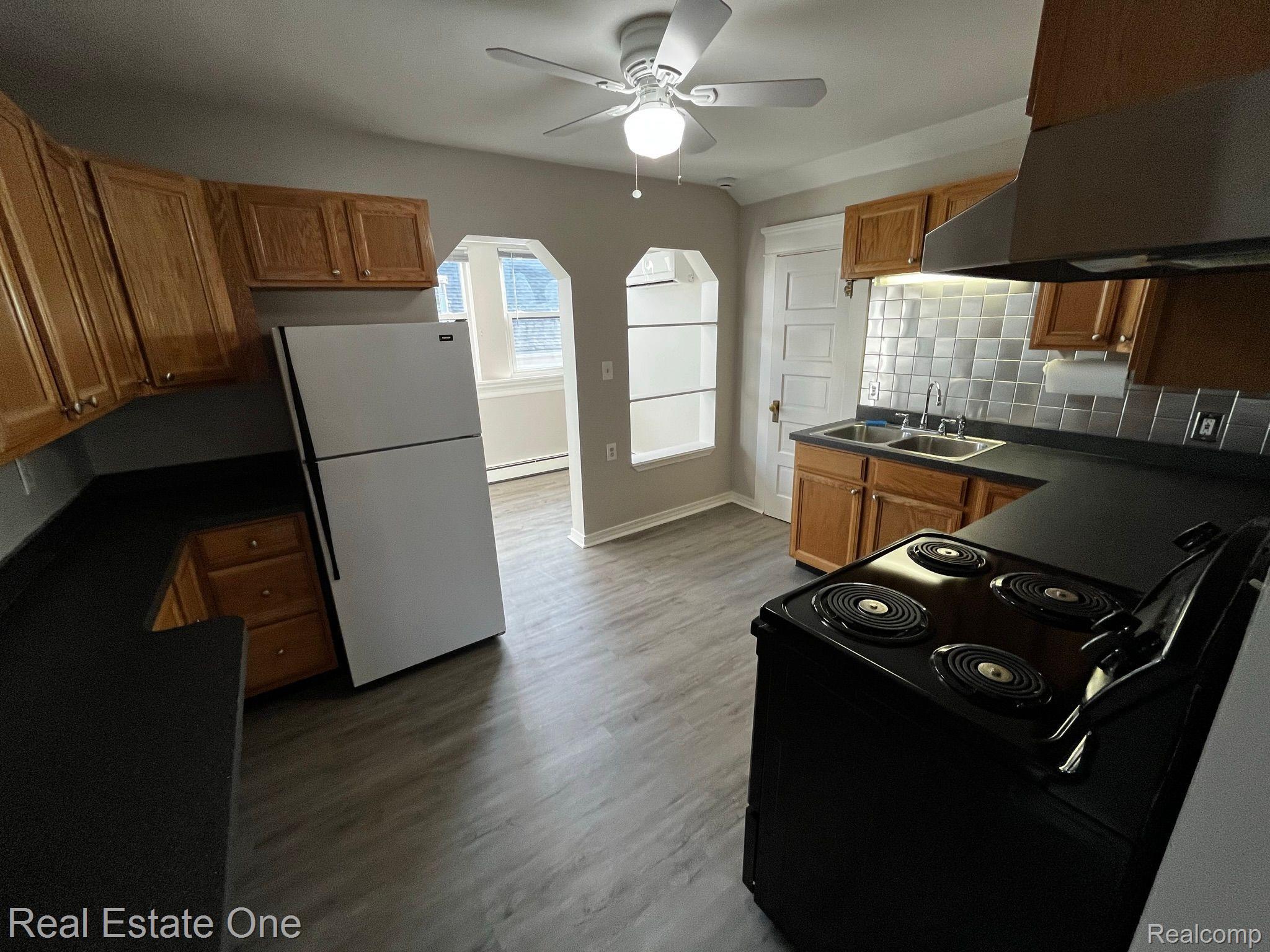817 N Main UNIT B ST