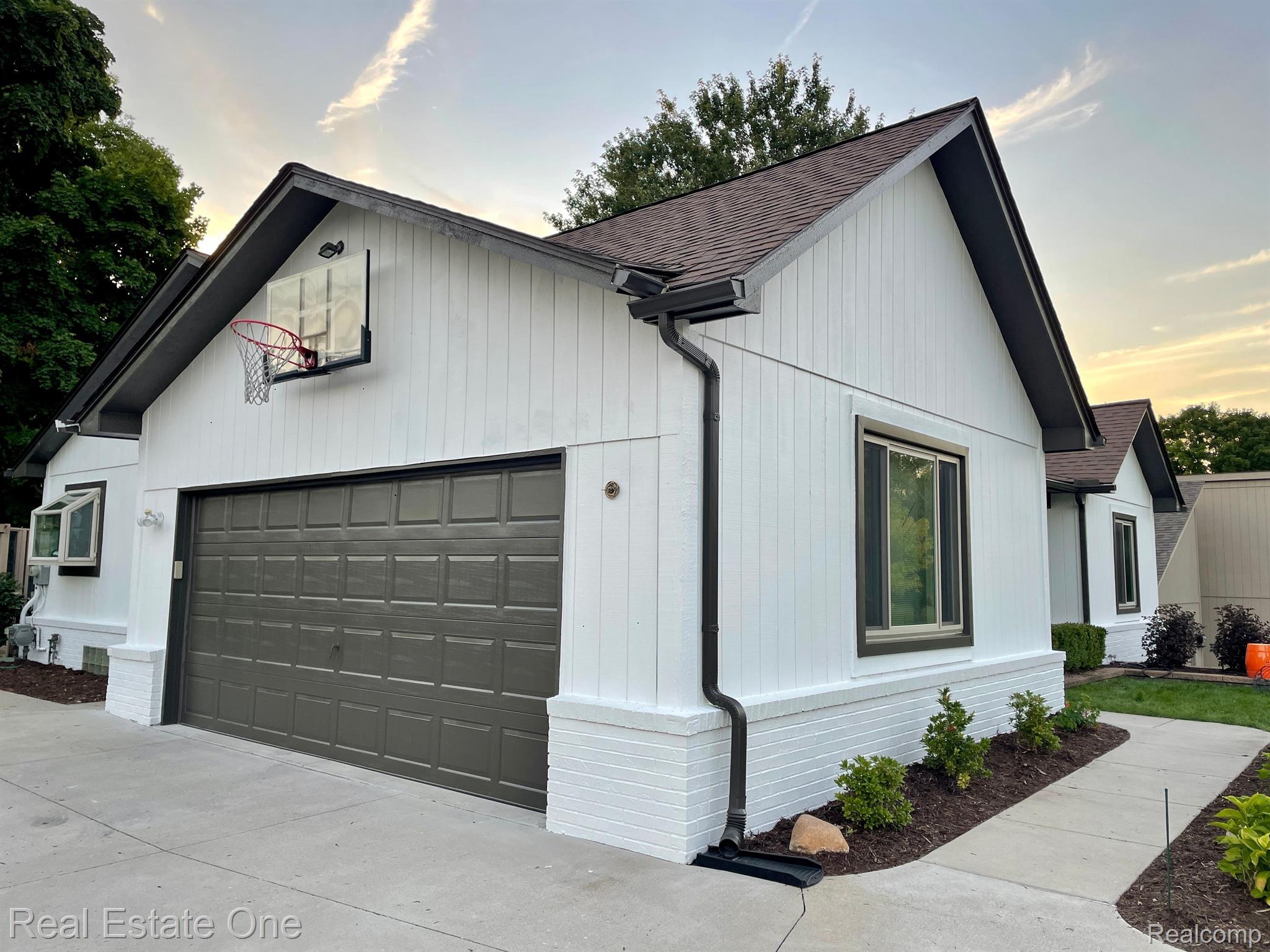 1001 Inglewood AVE