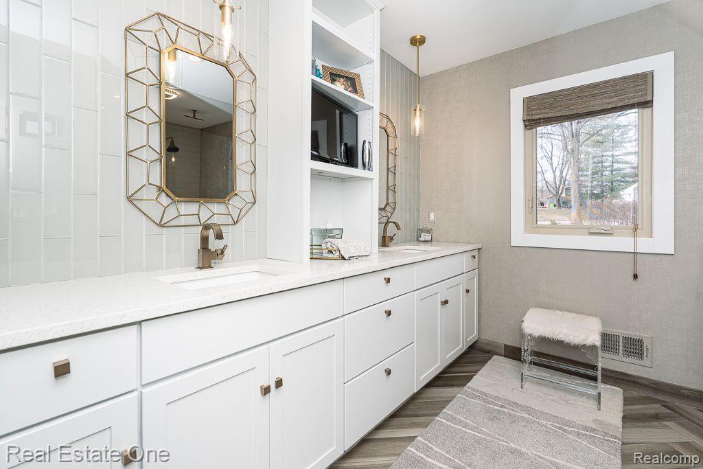 1001 Inglewood AVE