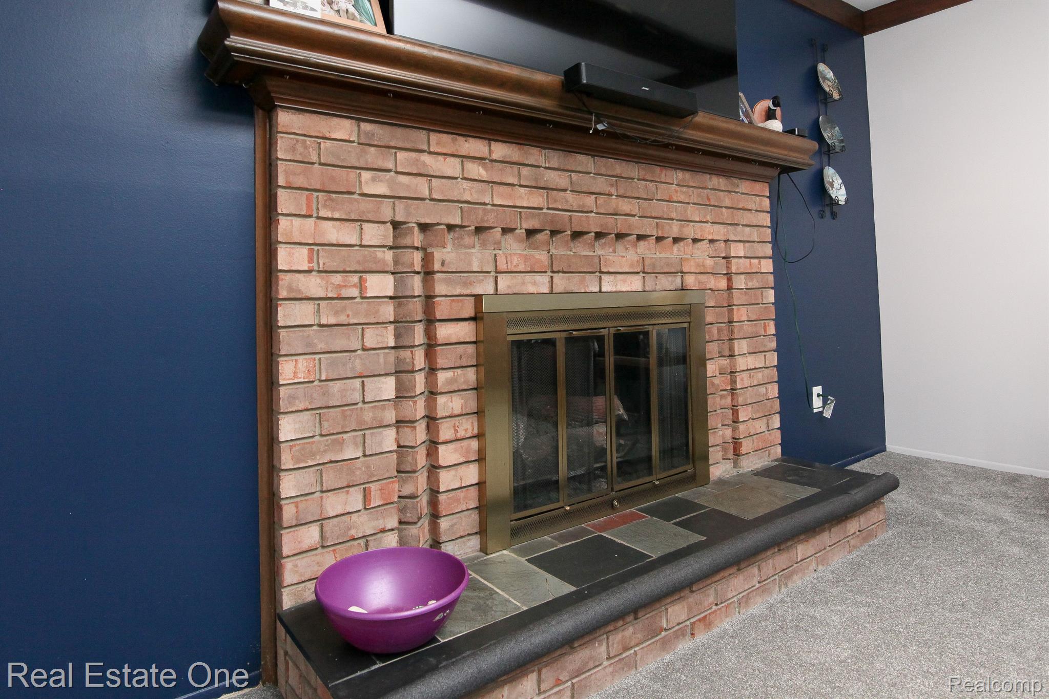 15654 VALERIE DR