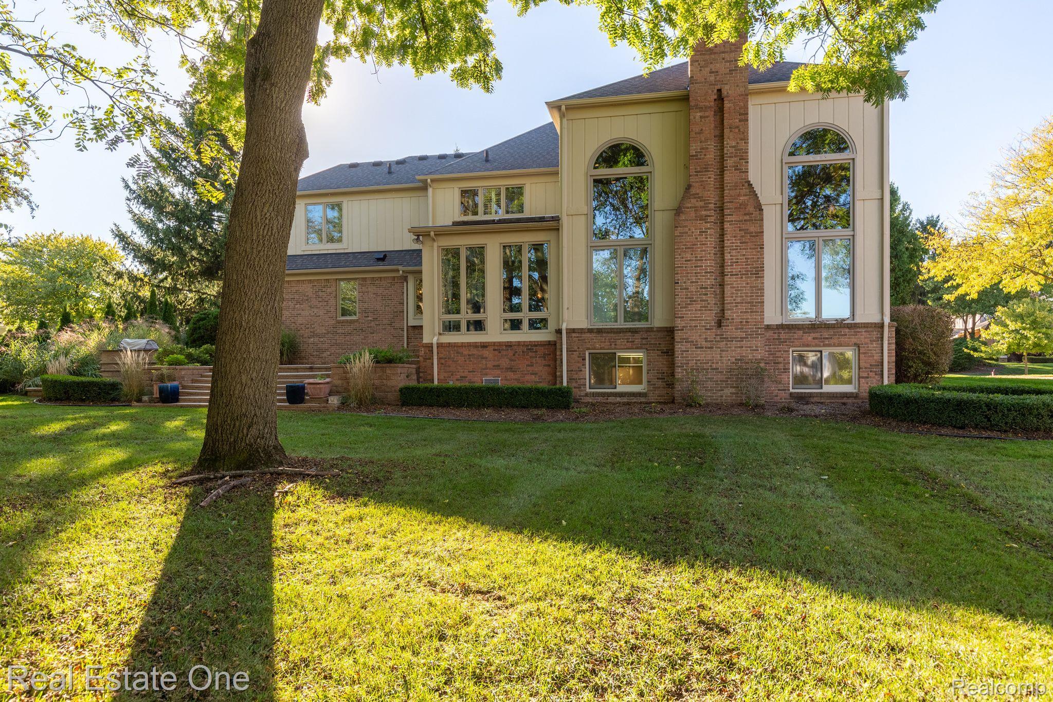 5538 CLEARVIEW DR