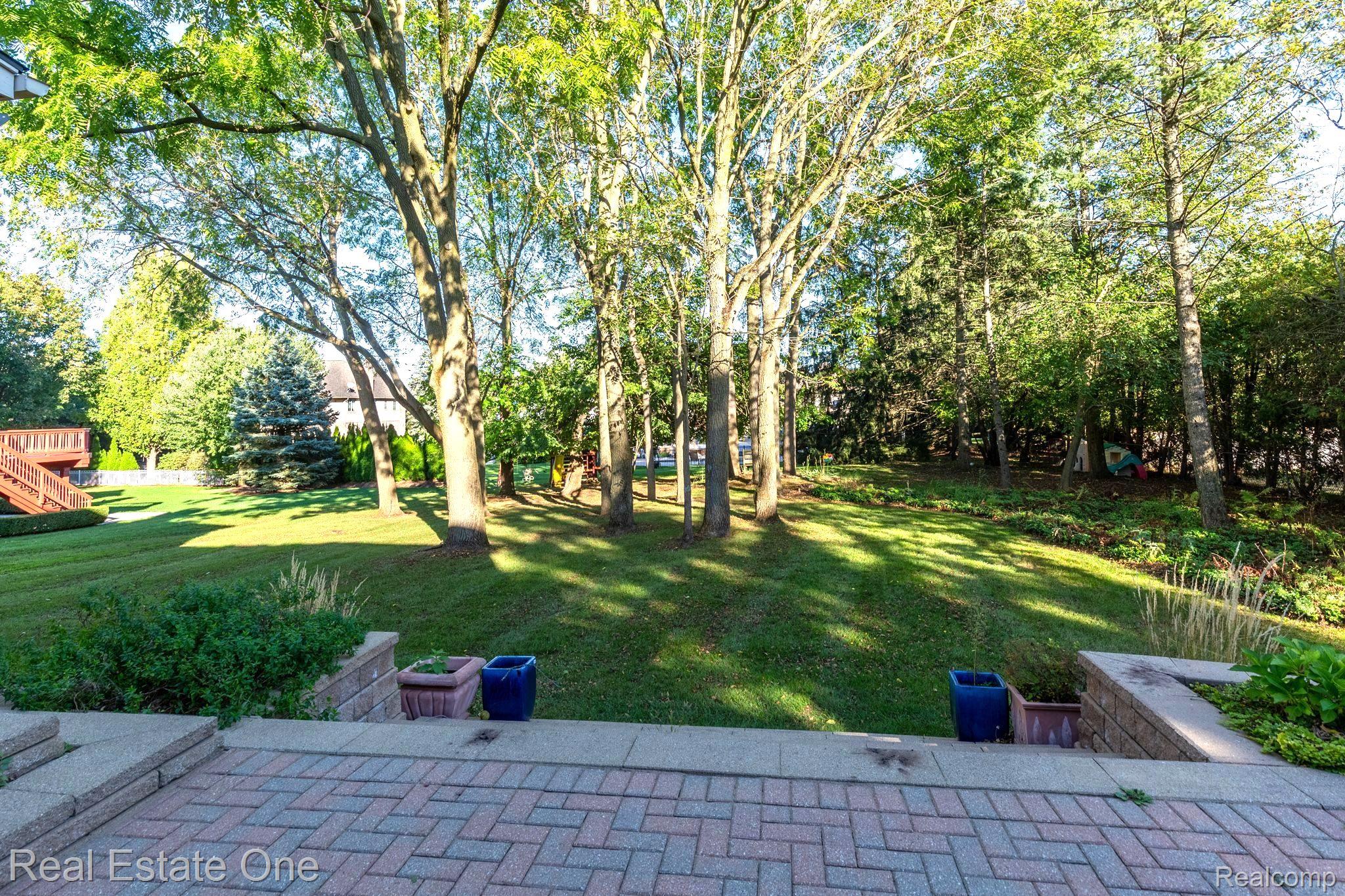 5538 CLEARVIEW DR