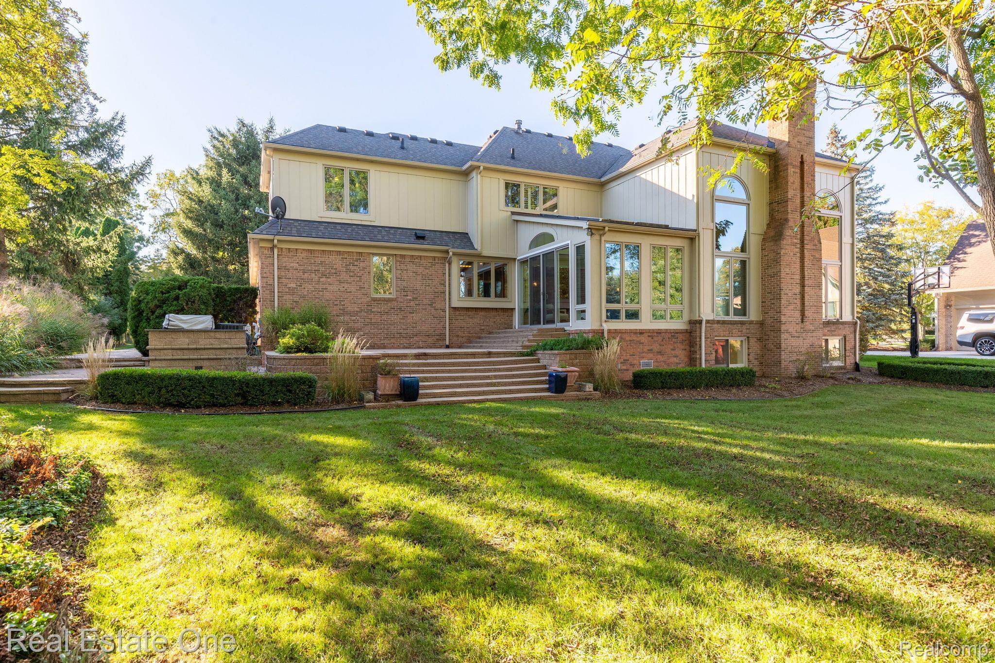 5538 CLEARVIEW DR
