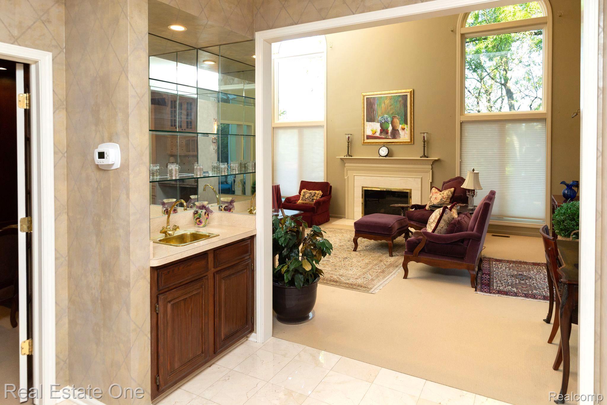5538 CLEARVIEW DR