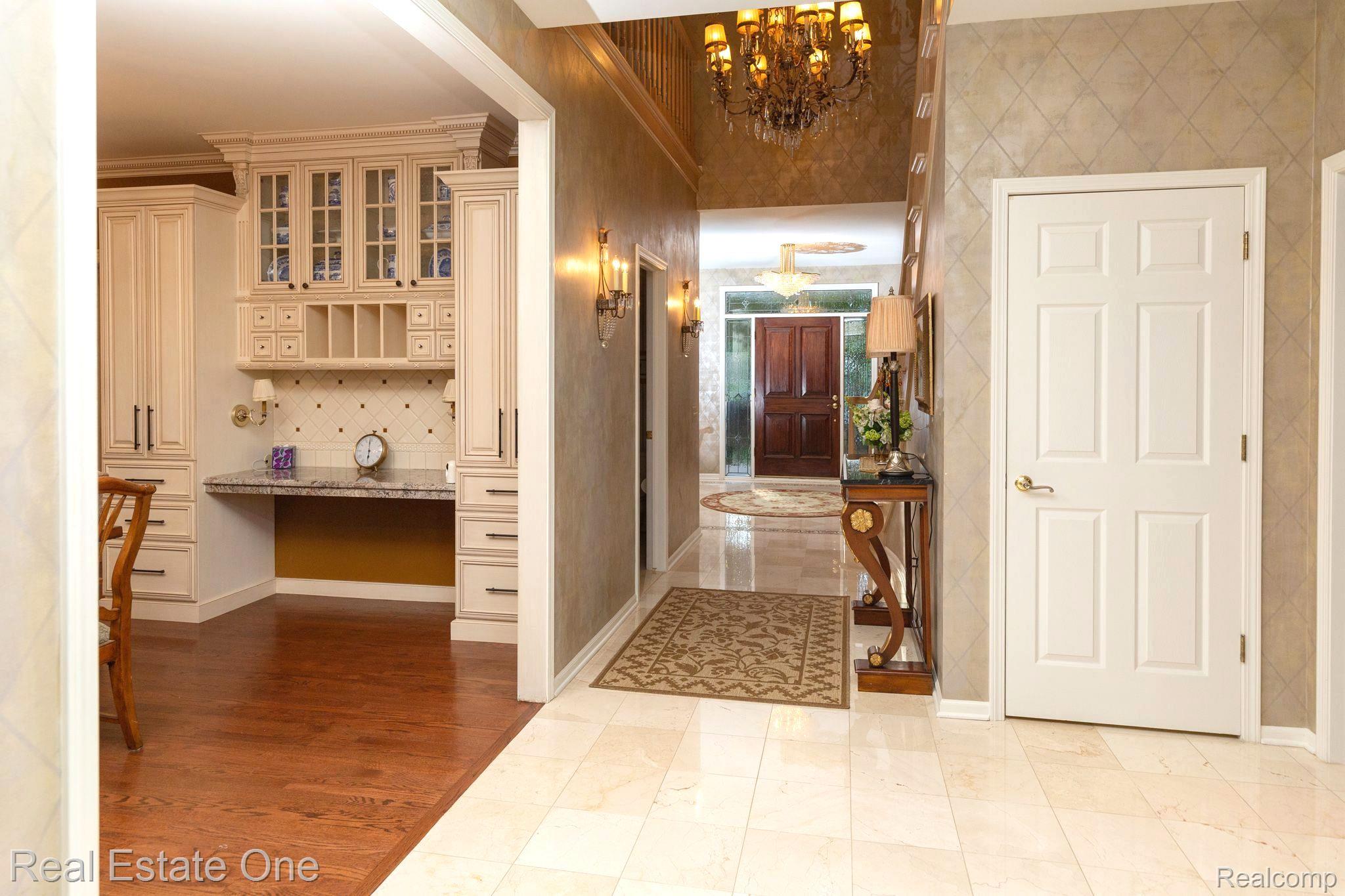 5538 CLEARVIEW DR