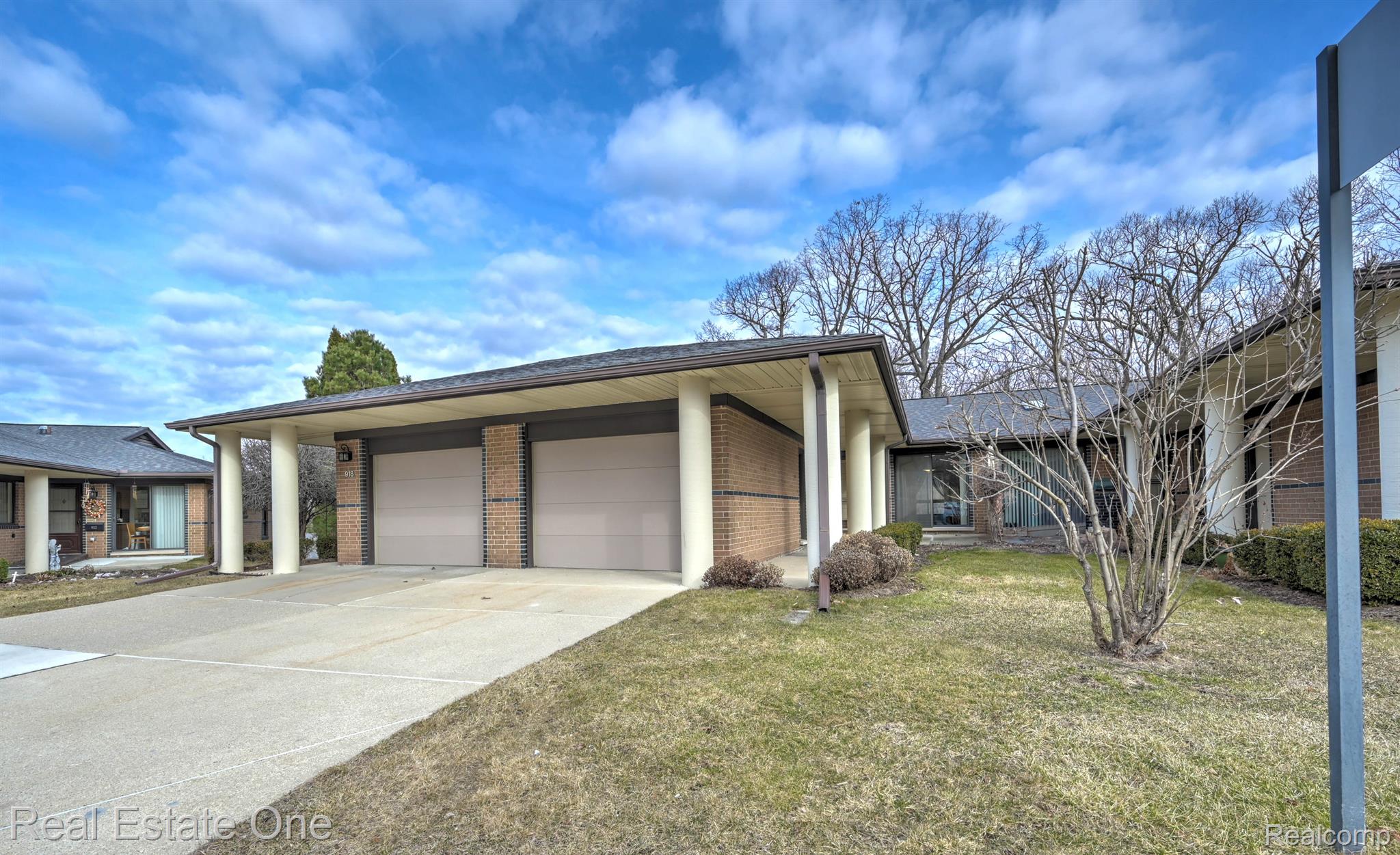 916 WEXFORD WAY 7 2L Unit: 7