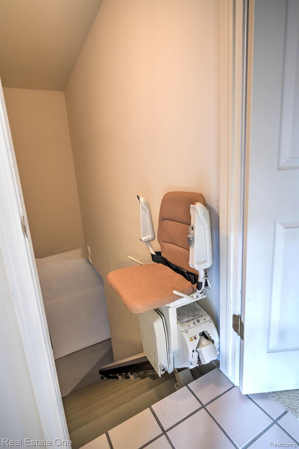 916 WEXFORD WAY 7 2L Unit: 7