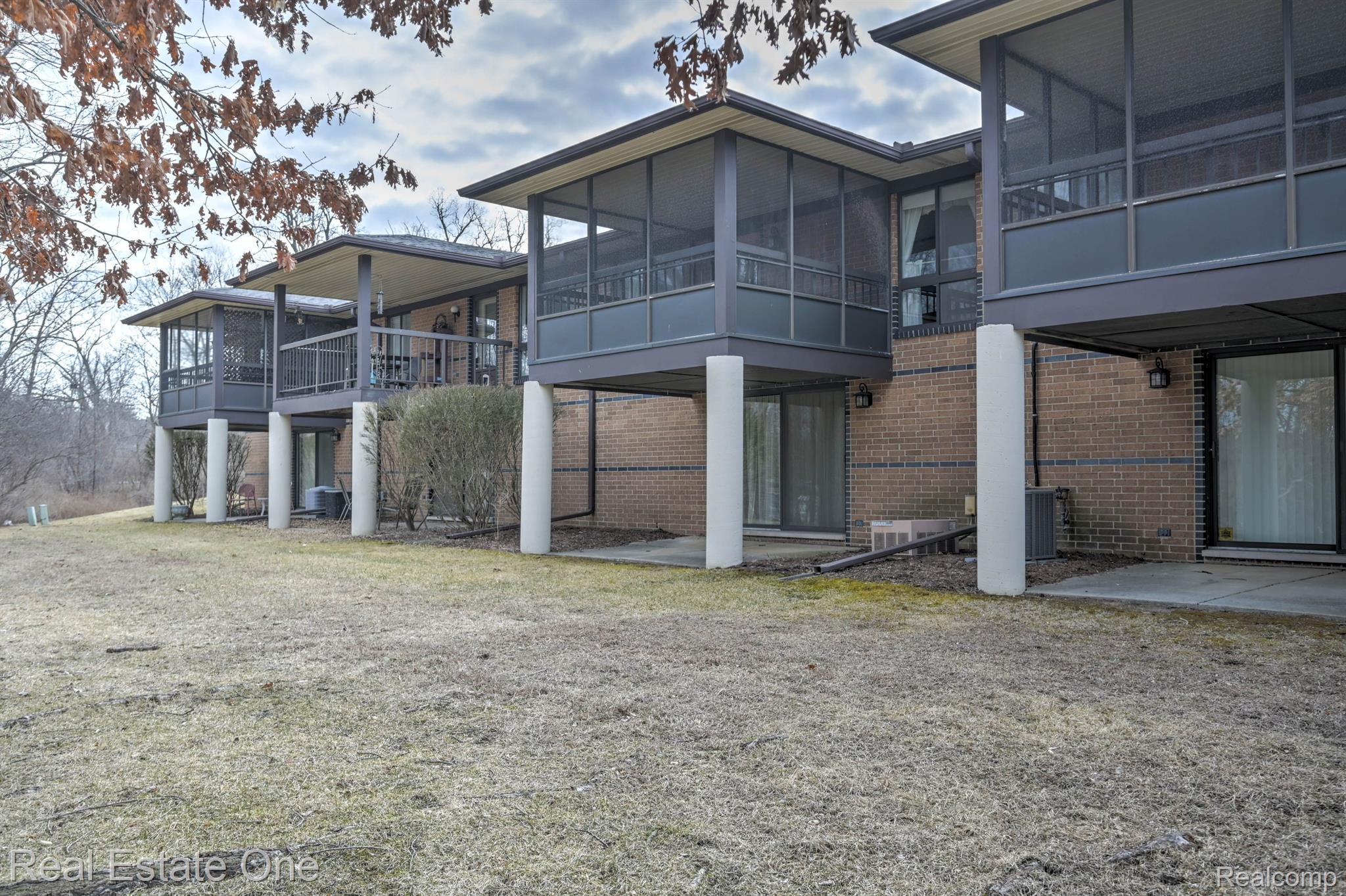 916 WEXFORD WAY 7 2L Unit: 7