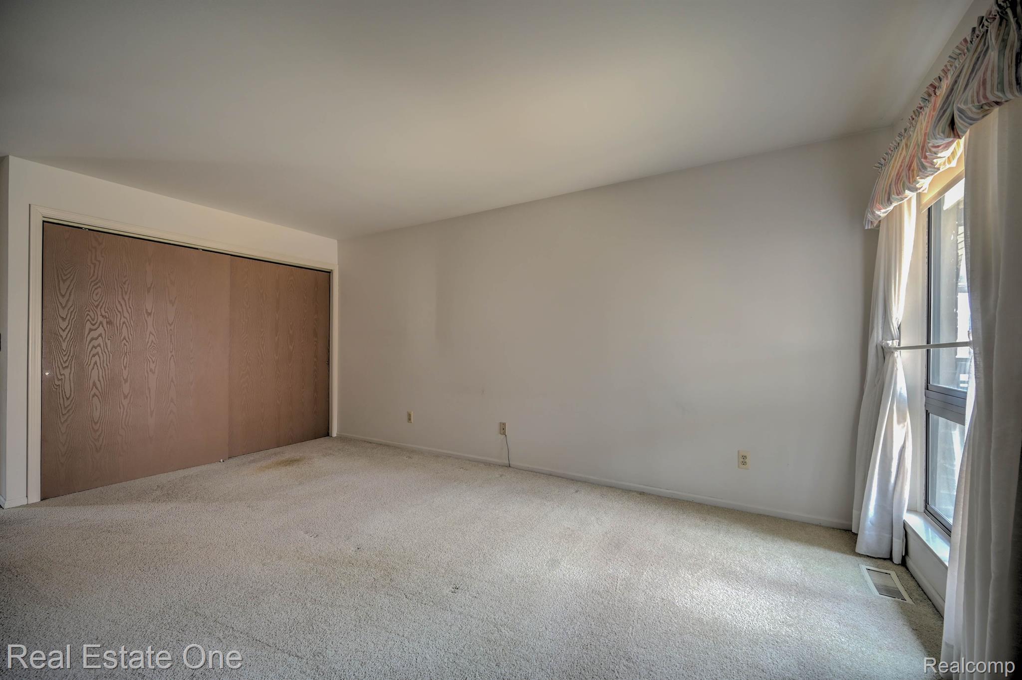 916 WEXFORD WAY 7 2L Unit: 7