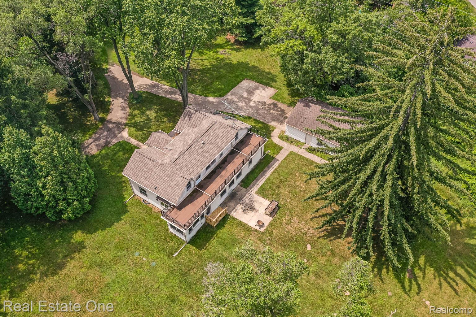 727 ROMEO RD
