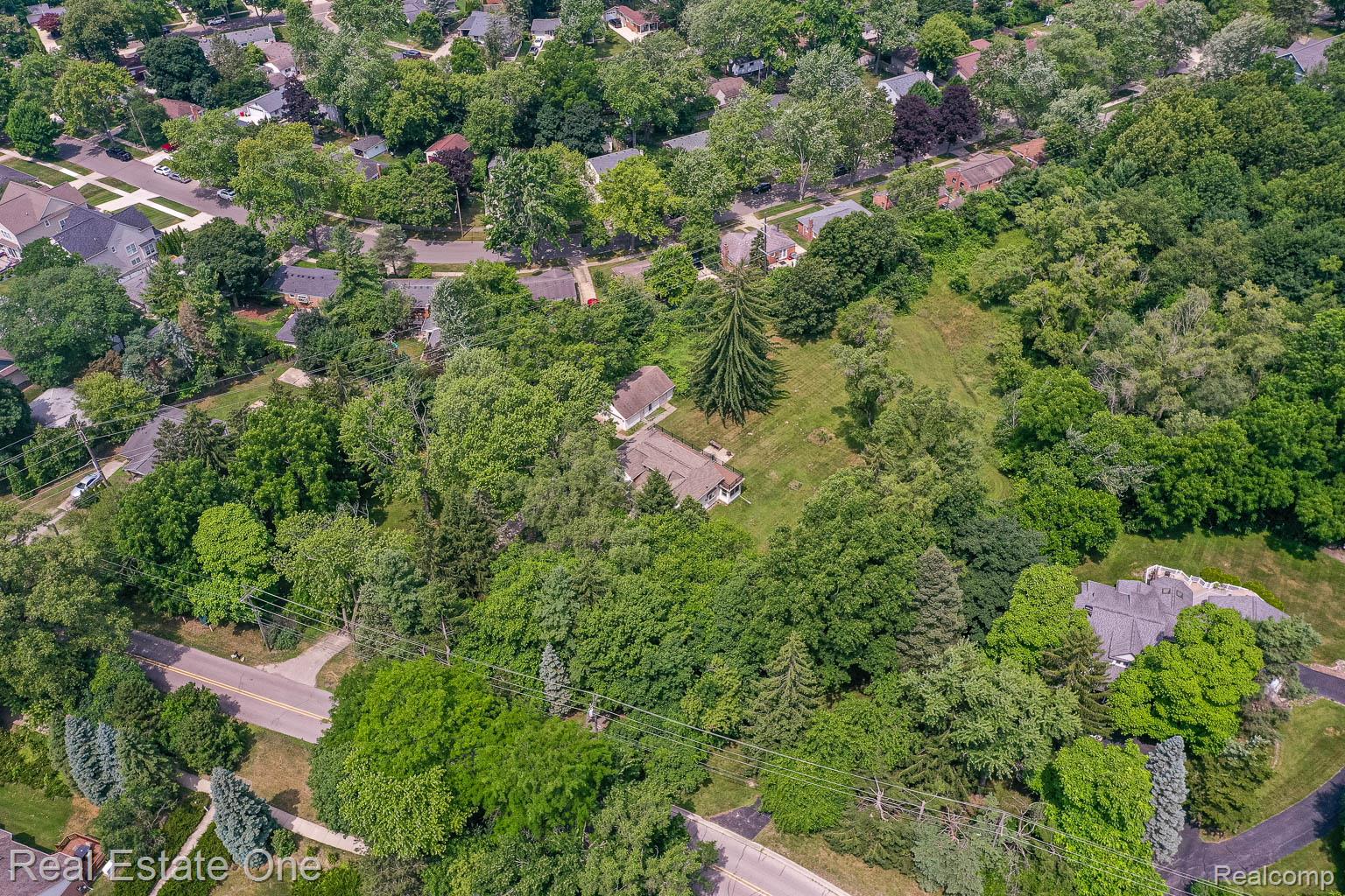 727 ROMEO RD