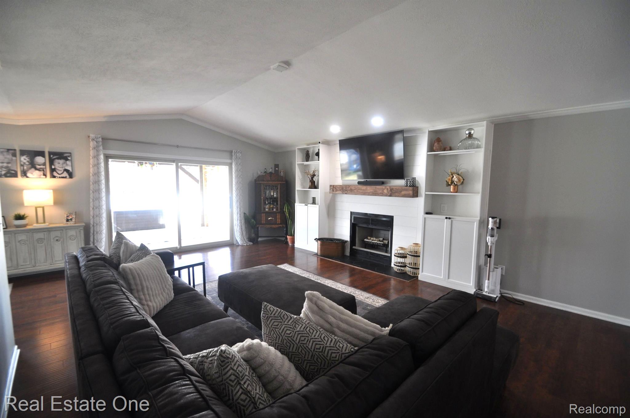 53447 GARLAND DR