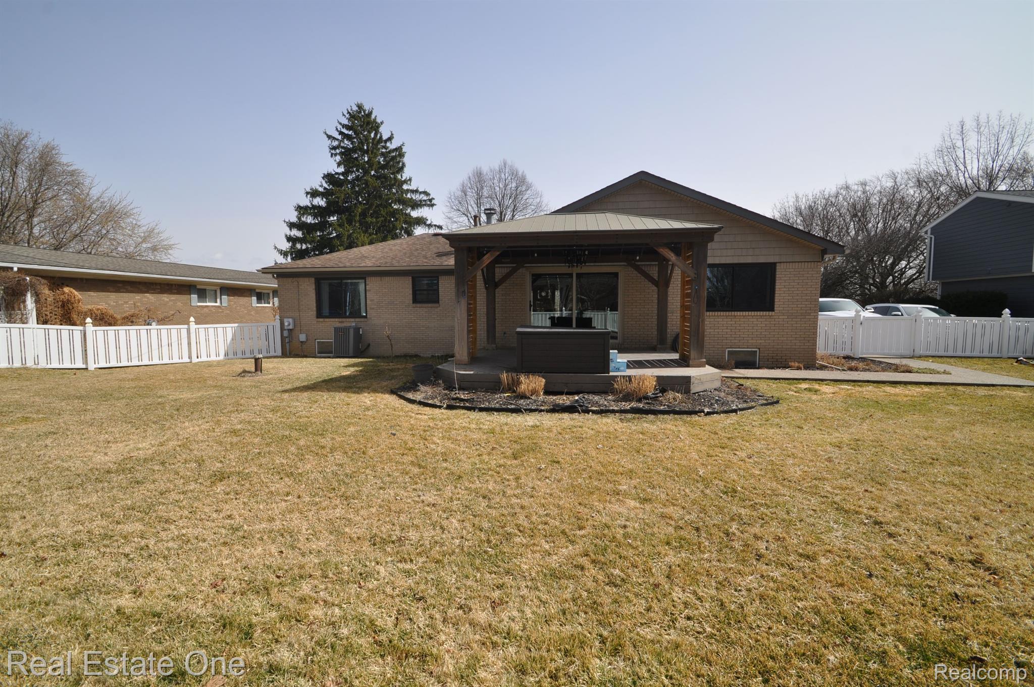 53447 GARLAND DR