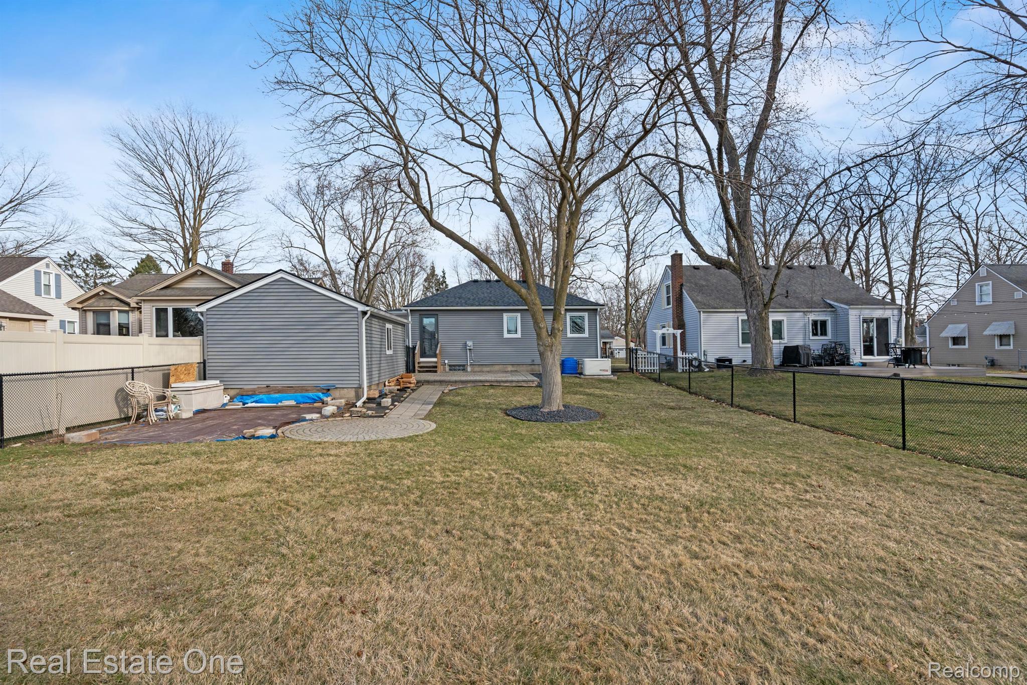 153 CROSWELL ST